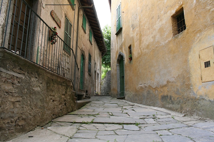 Caruggi (vicoli) de Villanova d''Arbenga