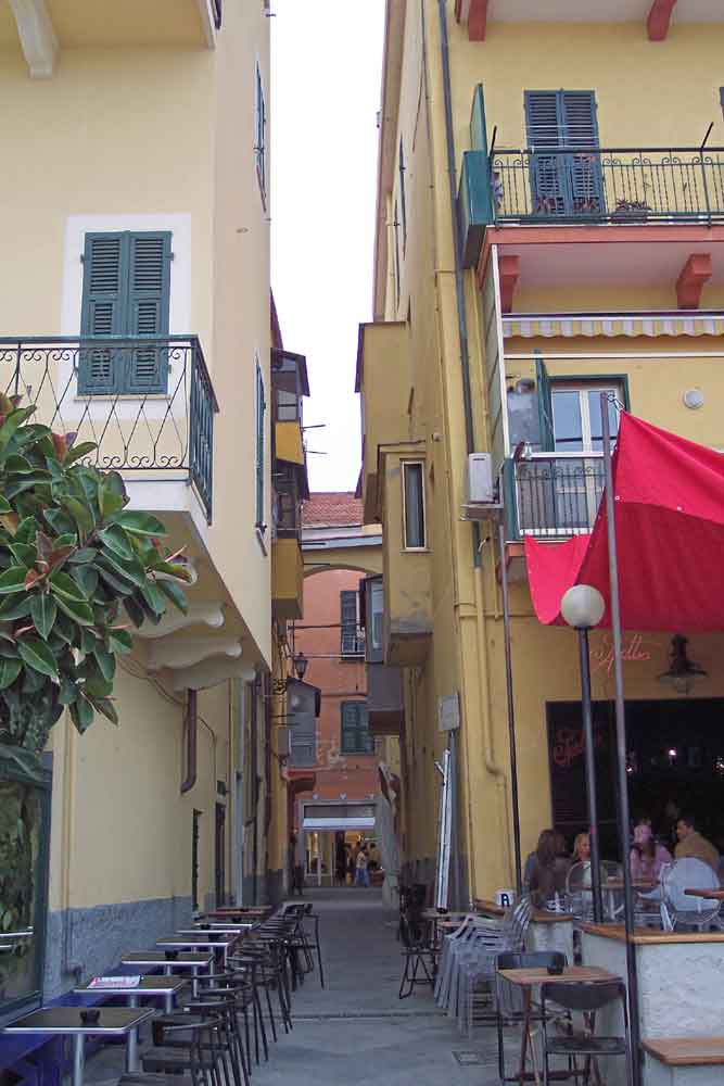 Esci d''Arasce (vicoli di Alassio)