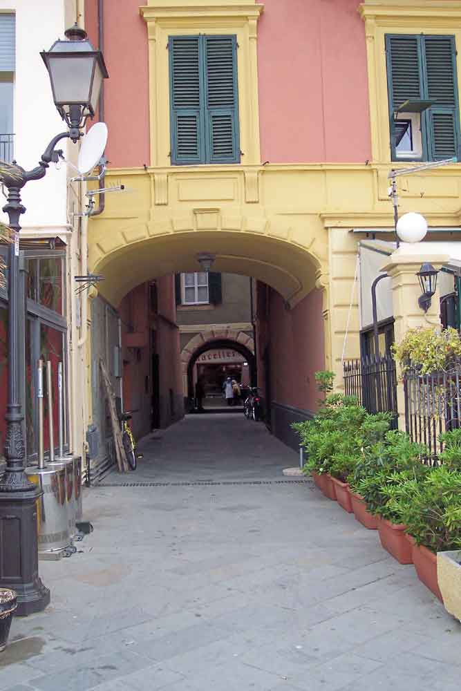 Esci d''Arasce (vicoli di Alassio)