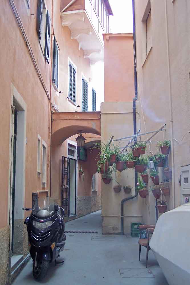 Esci d''Arasce (vicoli di Alassio)