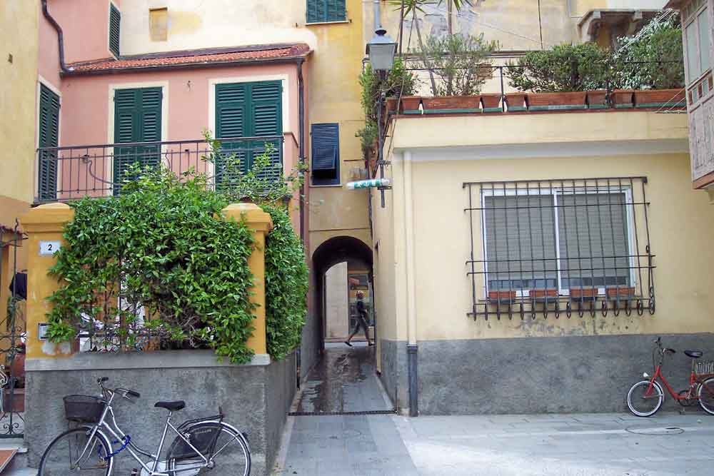 Esci d''Arasce (vicoli di Alassio)