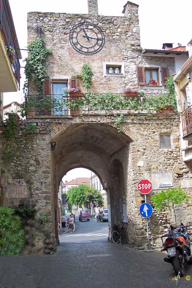 Caruggi (vicoli) de Villanova d''Arbenga