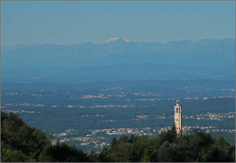 Monte Palanzone e panorama sulle Alpi Centro Occidentali