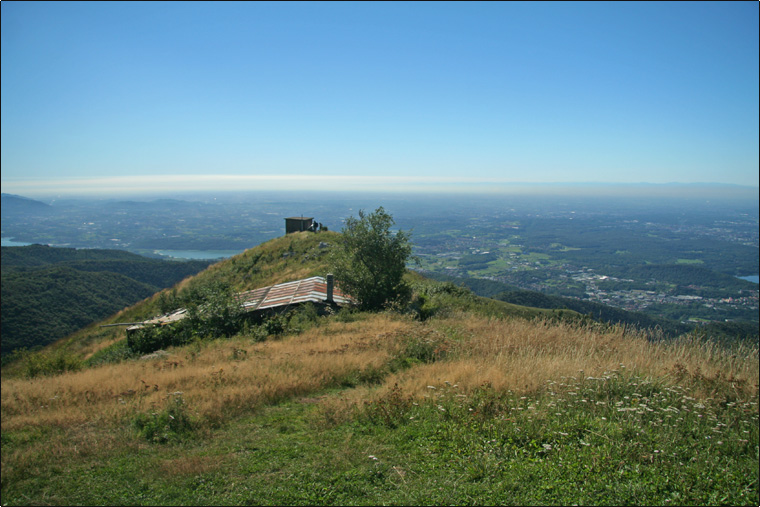 Monte Palanzone e panorama sulle Alpi Centro Occidentali