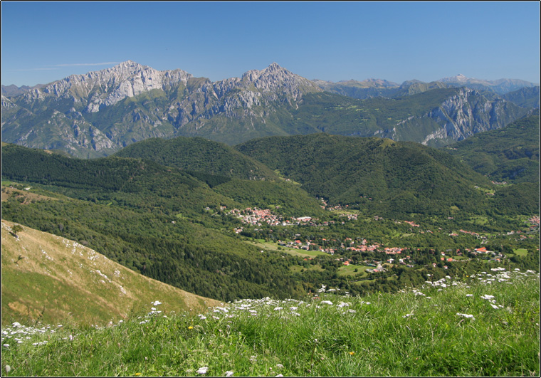 Monte Palanzone e panorama sulle Alpi Centro Occidentali