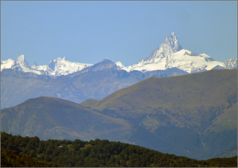 Monte Palanzone e panorama sulle Alpi Centro Occidentali