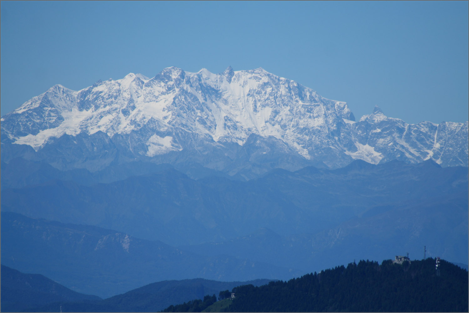 Monte Palanzone e panorama sulle Alpi Centro Occidentali