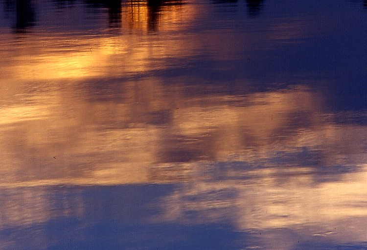 La luce gioca con l''acqua