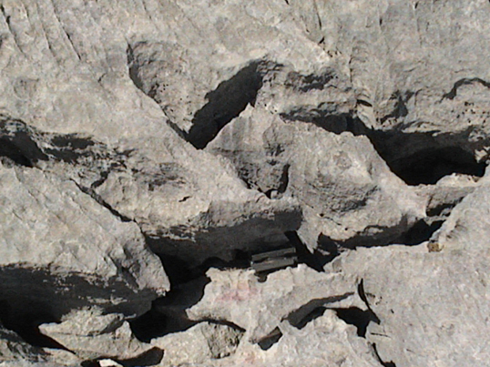 pietra modellata....?