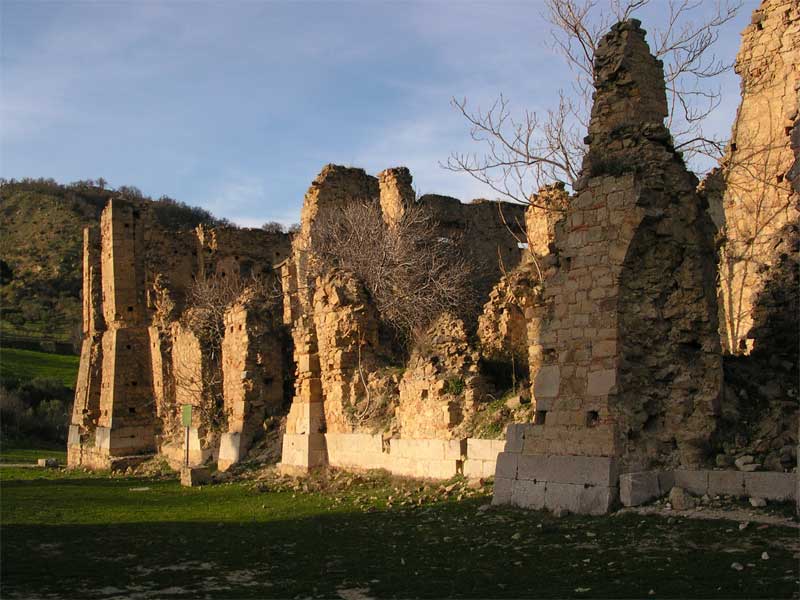 Ruderi di Campomaggiore Vecchio