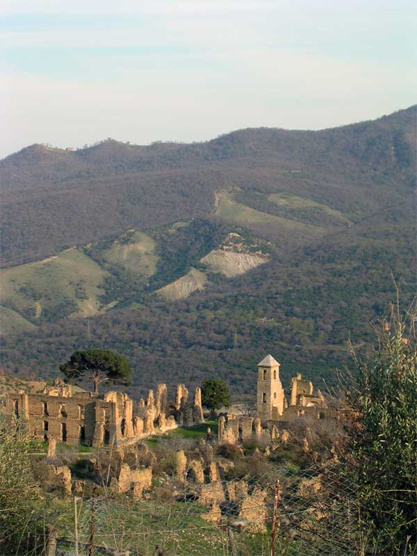 Ruderi di Campomaggiore Vecchio