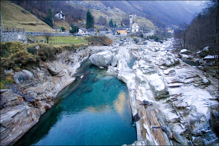 Il Ponte dei Salti e il Torrente Verzasca