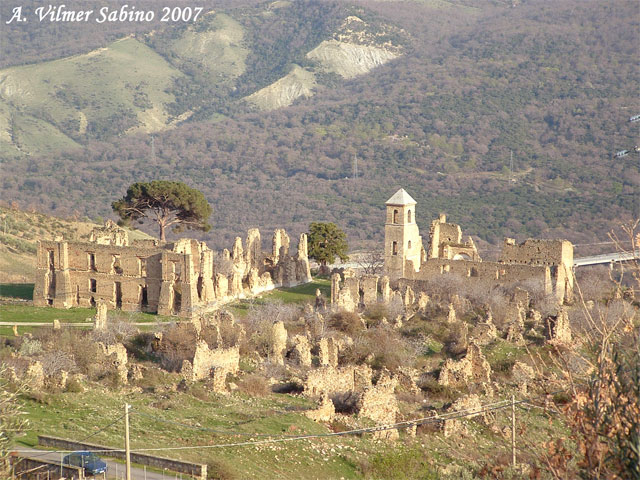 Ruderi di Campomaggiore Vecchio