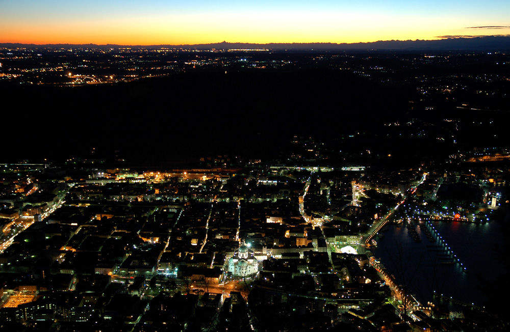 Como by night