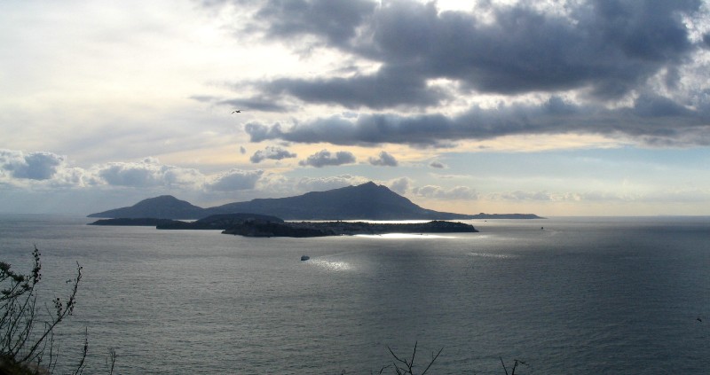 Isole, isolotti, scogli e faraglioni della Campania.