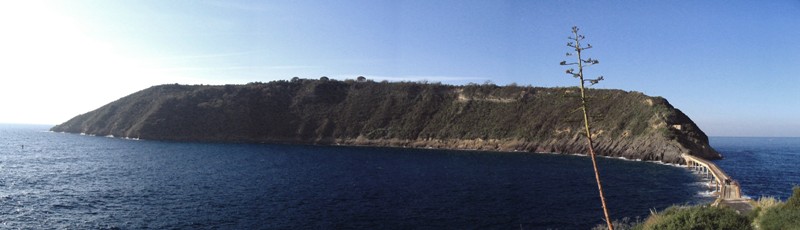 Isole, isolotti, scogli e faraglioni della Campania.