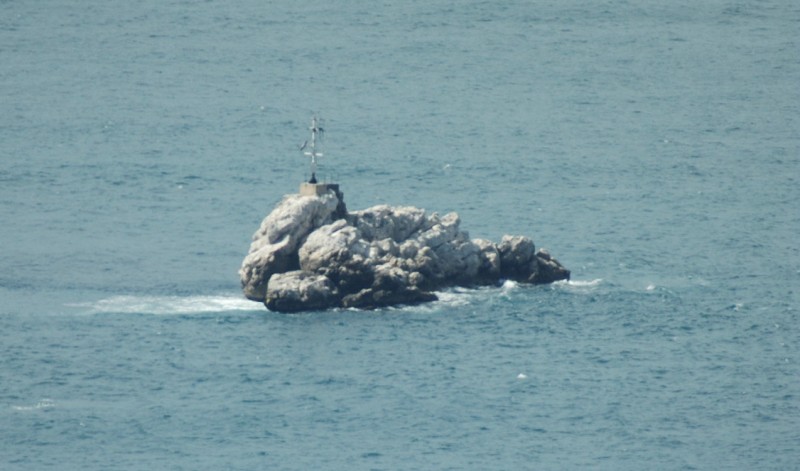 Isole, isolotti, scogli e faraglioni della Campania.