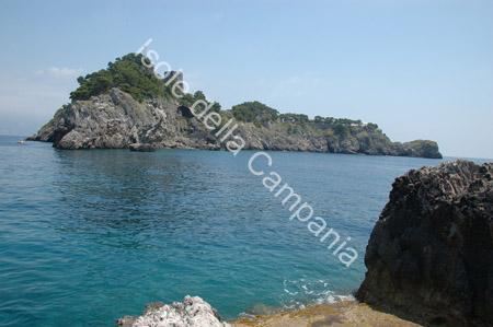 Isole, isolotti, scogli e faraglioni della Campania.
