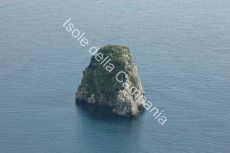 Isole, isolotti, scogli e faraglioni della Campania.