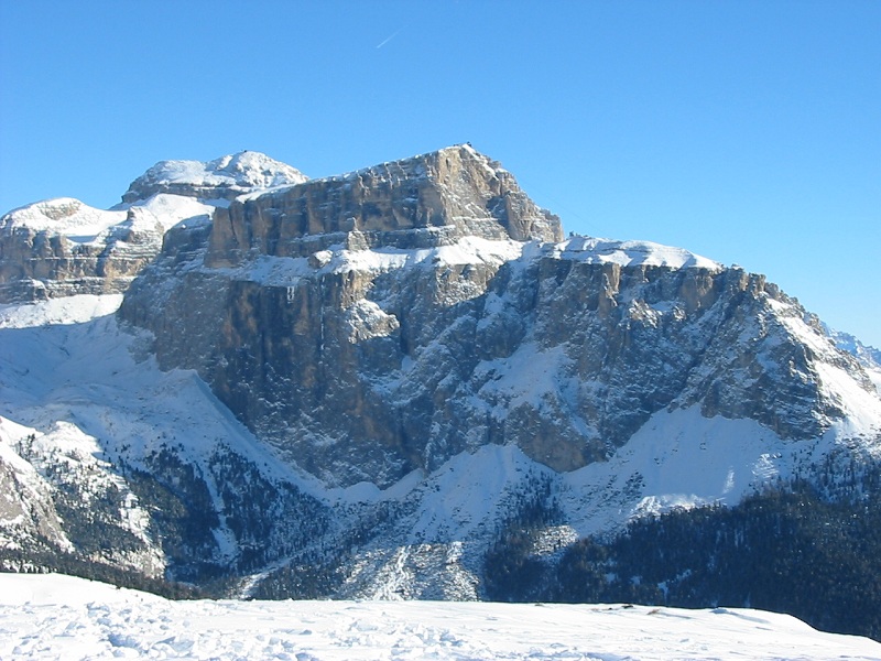 Val di Fassa in veste invernale.