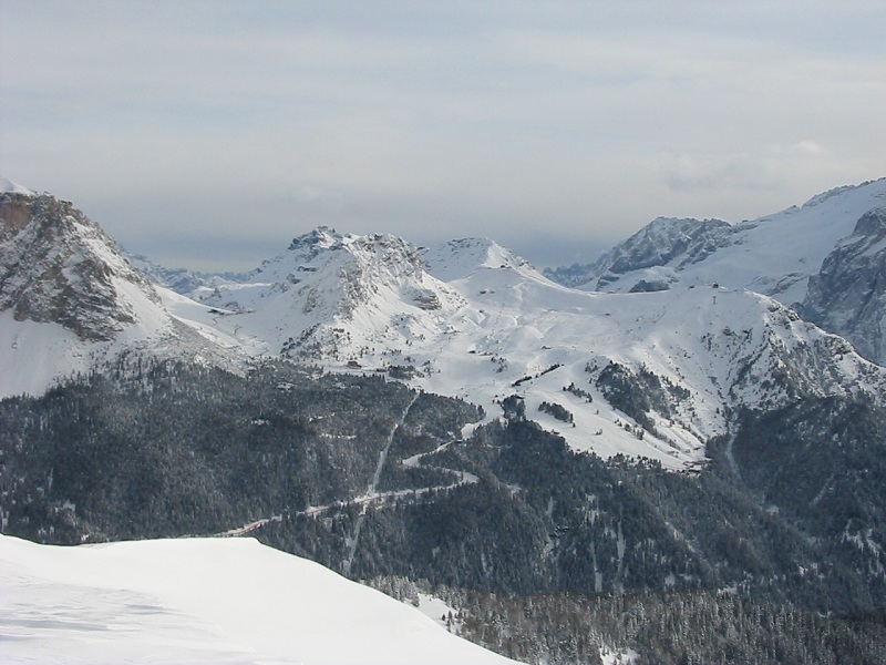 Val di Fassa in veste invernale.