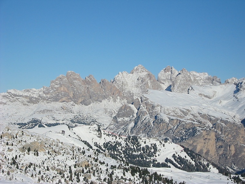 Val di Fassa in veste invernale.