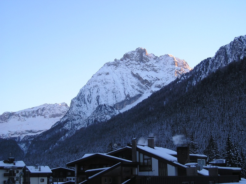 Val di Fassa in veste invernale.