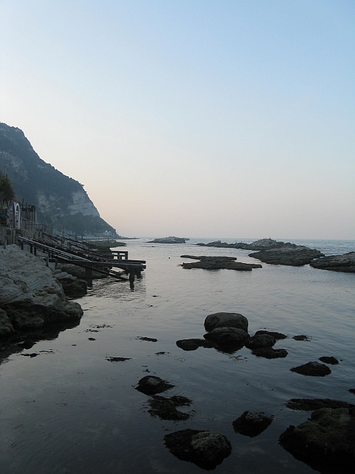 Pietralcroce: grotte sul mare