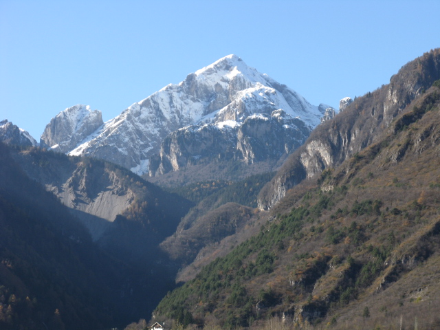 Il Pelf: spettacolare piramide di roccia