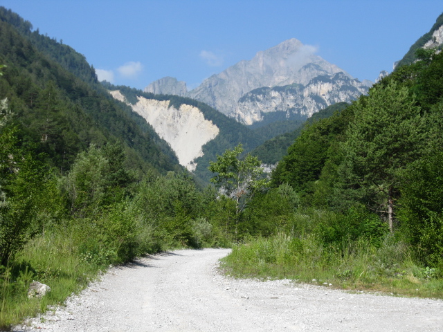Il Pelf: spettacolare piramide di roccia