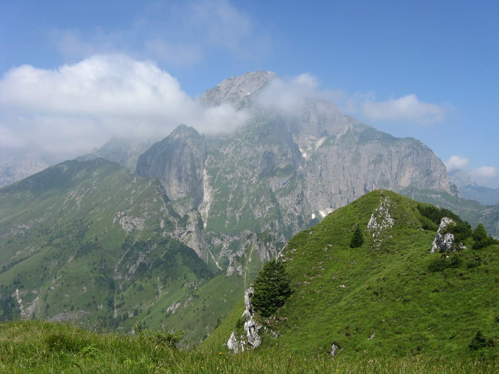 Il Pelf: spettacolare piramide di roccia