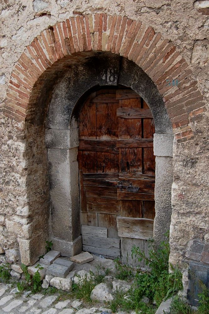 Vecchi portoni a Campo di Giove (AQ)