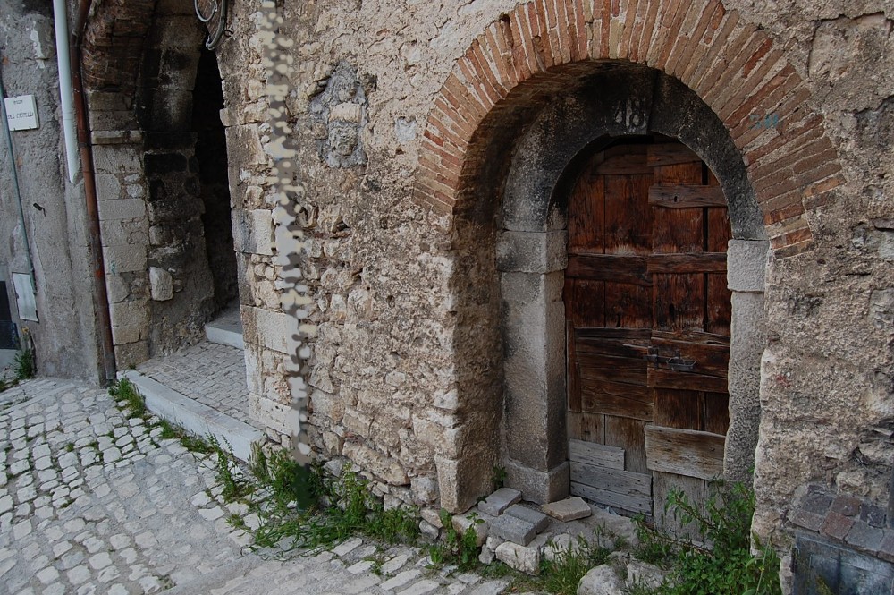 Vecchi portoni a Campo di Giove (AQ)