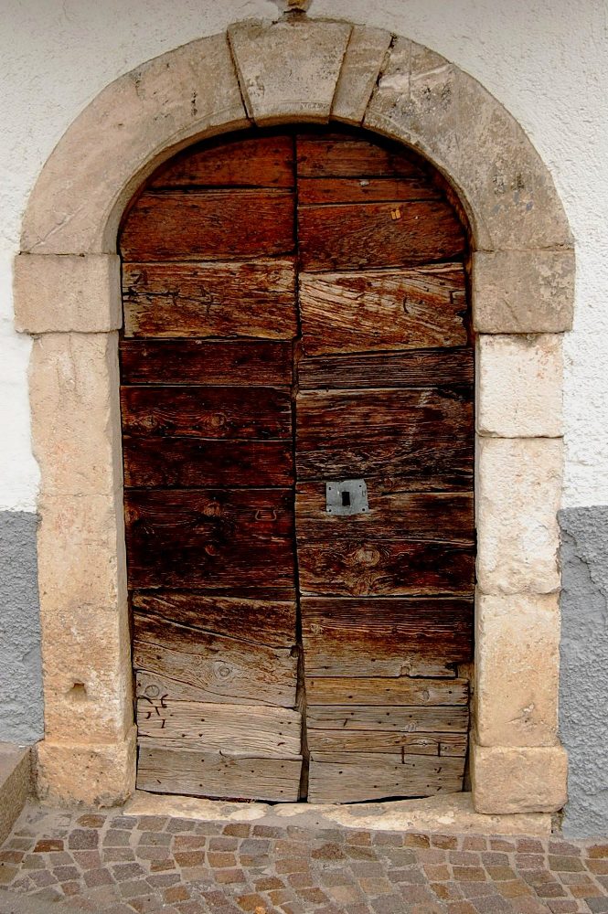 Vecchi portoni a Campo di Giove (AQ)