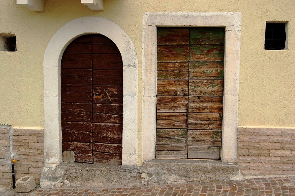 Vecchi portoni a Campo di Giove (AQ)