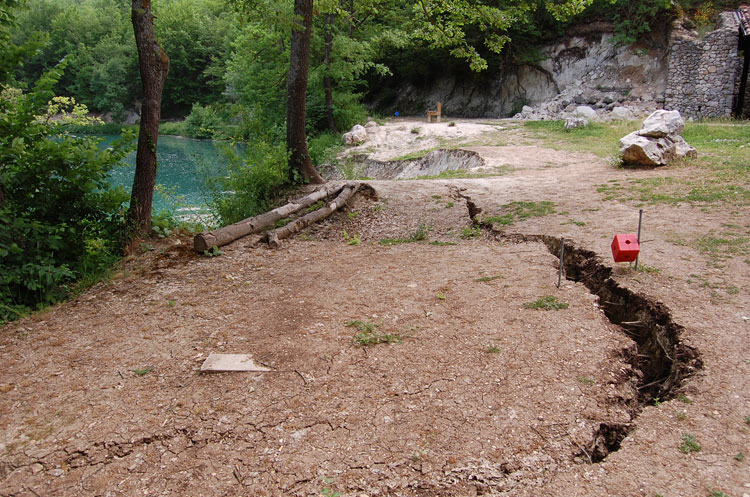 Abruzzo; il terremoto ed il laghetto di Sinizzo