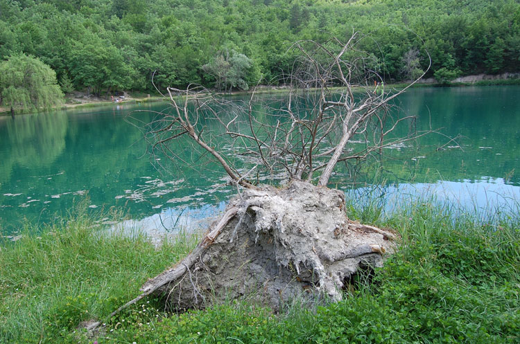 Abruzzo; il terremoto ed il laghetto di Sinizzo