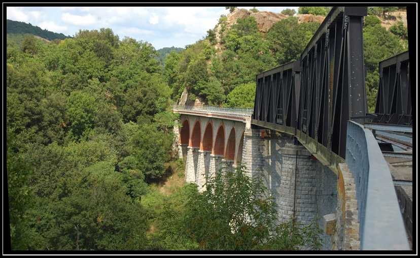 Una ferrovia che non c''è più....il ponte sul fiume Mignone