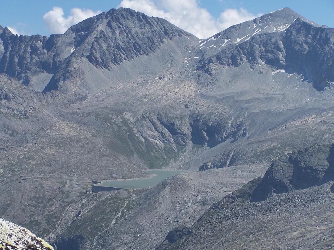 Rifugi e Bivacchi d''Italia.......