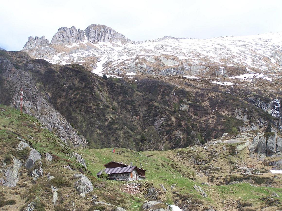 Rifugi e Bivacchi d''Italia.......