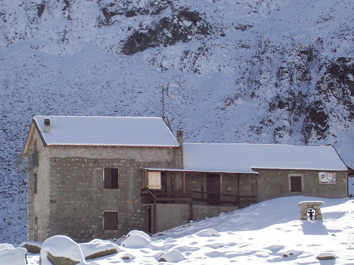 Rifugi e Bivacchi d''Italia.......