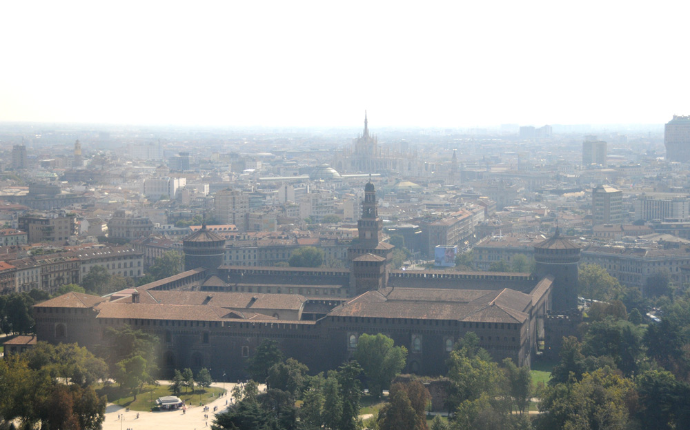 La Tour Eiffel di Milano