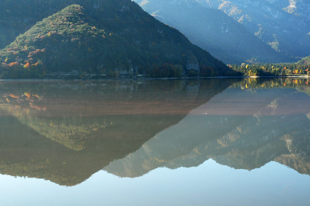 Il Lago di Ledro e l'' arrossamento da Planktothrix rub.