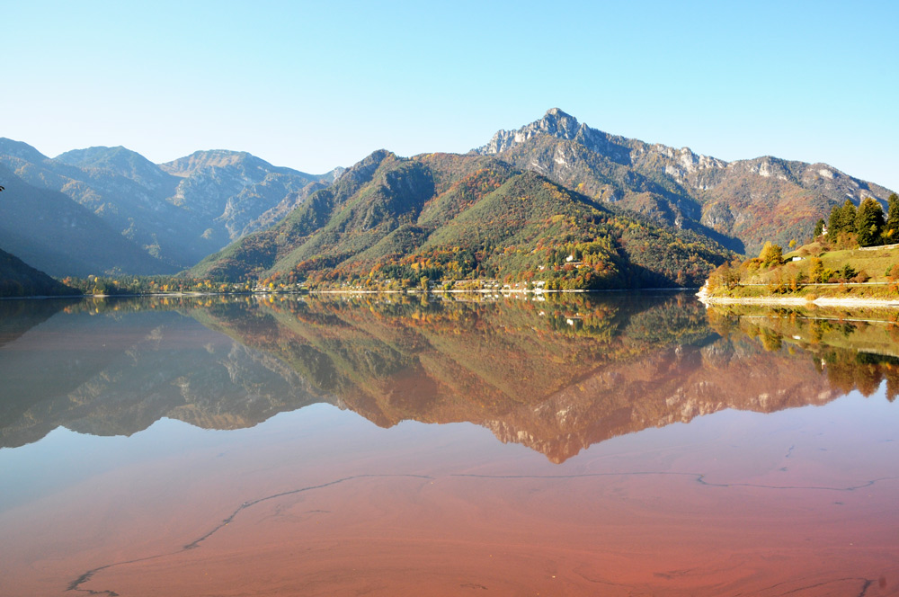 Il Lago di Ledro e l'' arrossamento da Planktothrix rub.