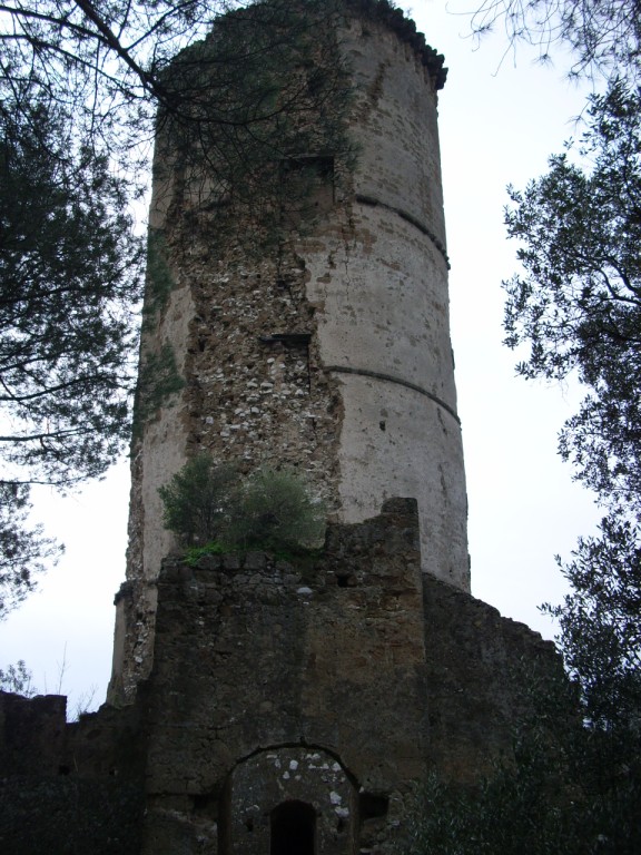 Maddaloni - Il castello della vergogna