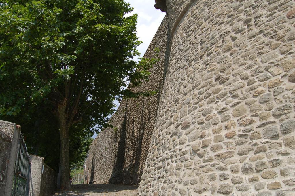 Castiglione di Garfagnana, Borgo Medievale.