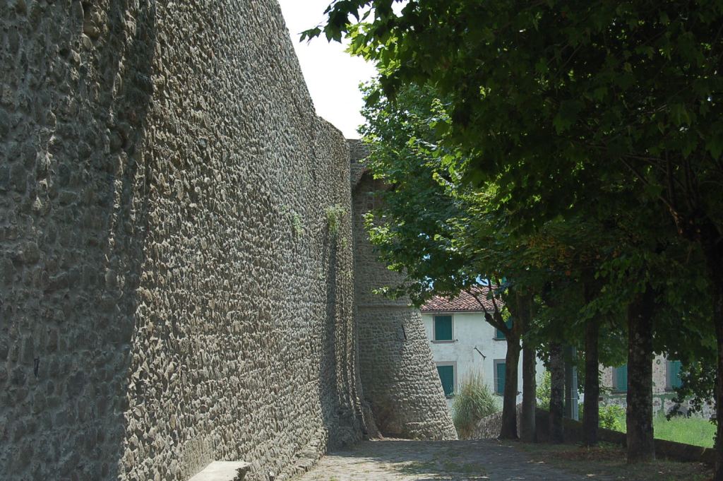 Castiglione di Garfagnana, Borgo Medievale.