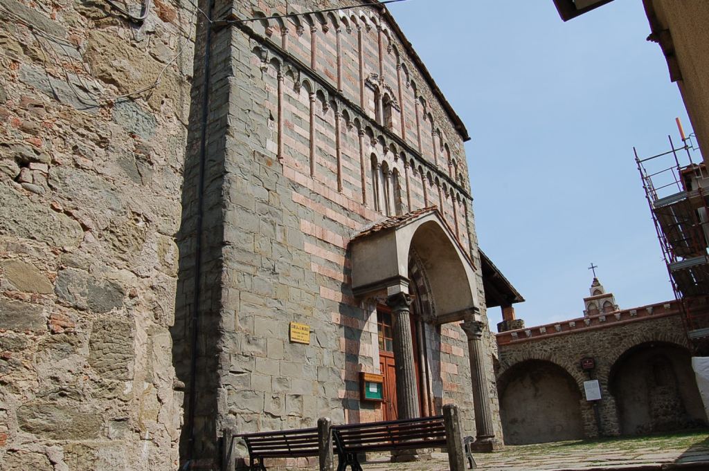 Castiglione di Garfagnana, Borgo Medievale.