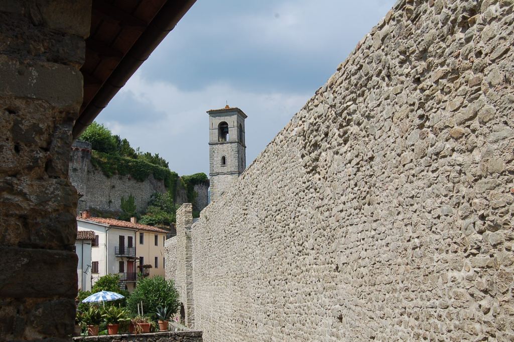 Castiglione di Garfagnana, Borgo Medievale.