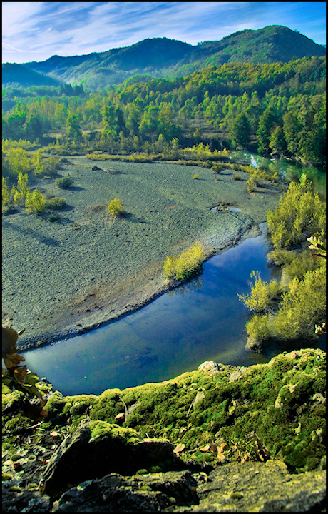 Autunno,,lungo un torrente.